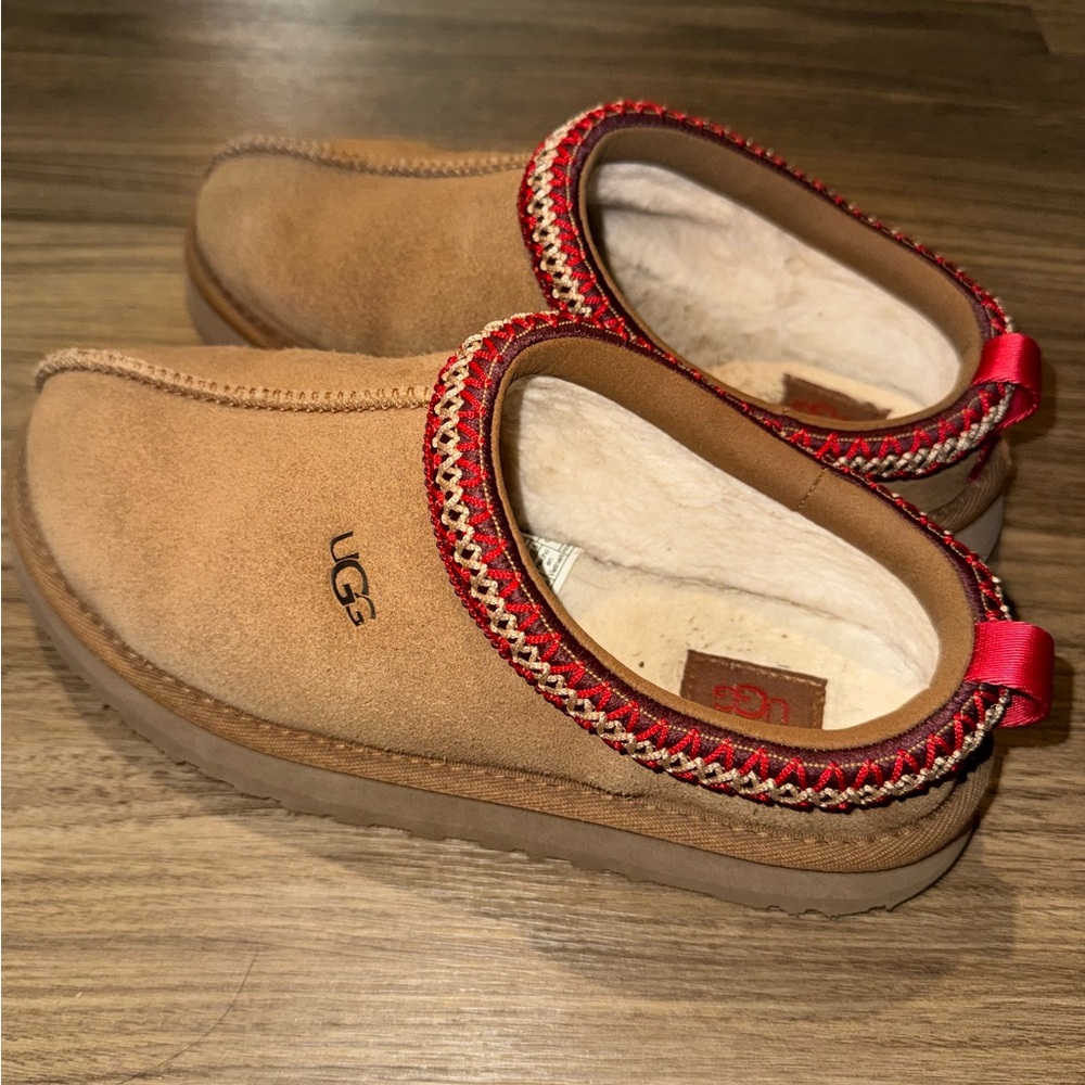 UGG Chestnut Brown Suede Tazz KIDS Size 4 (Women’s 6)